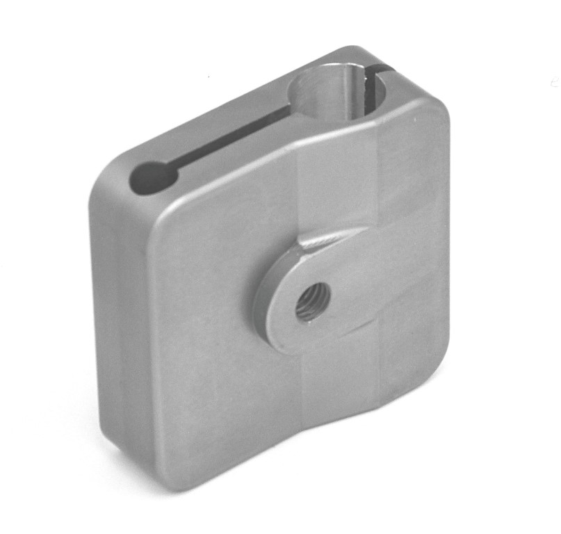 4CB08226 - CLAMP LOWER HALF (WITH THRD)